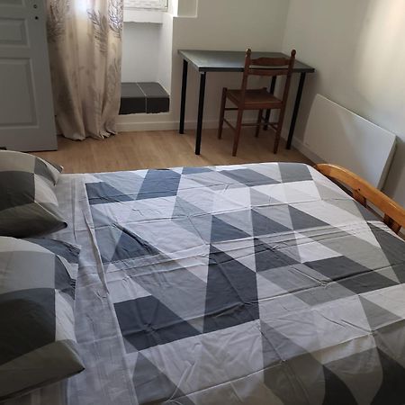 Chambres Meublees Et Spacieuses LʼIsle-Jourdain Kültér fotó