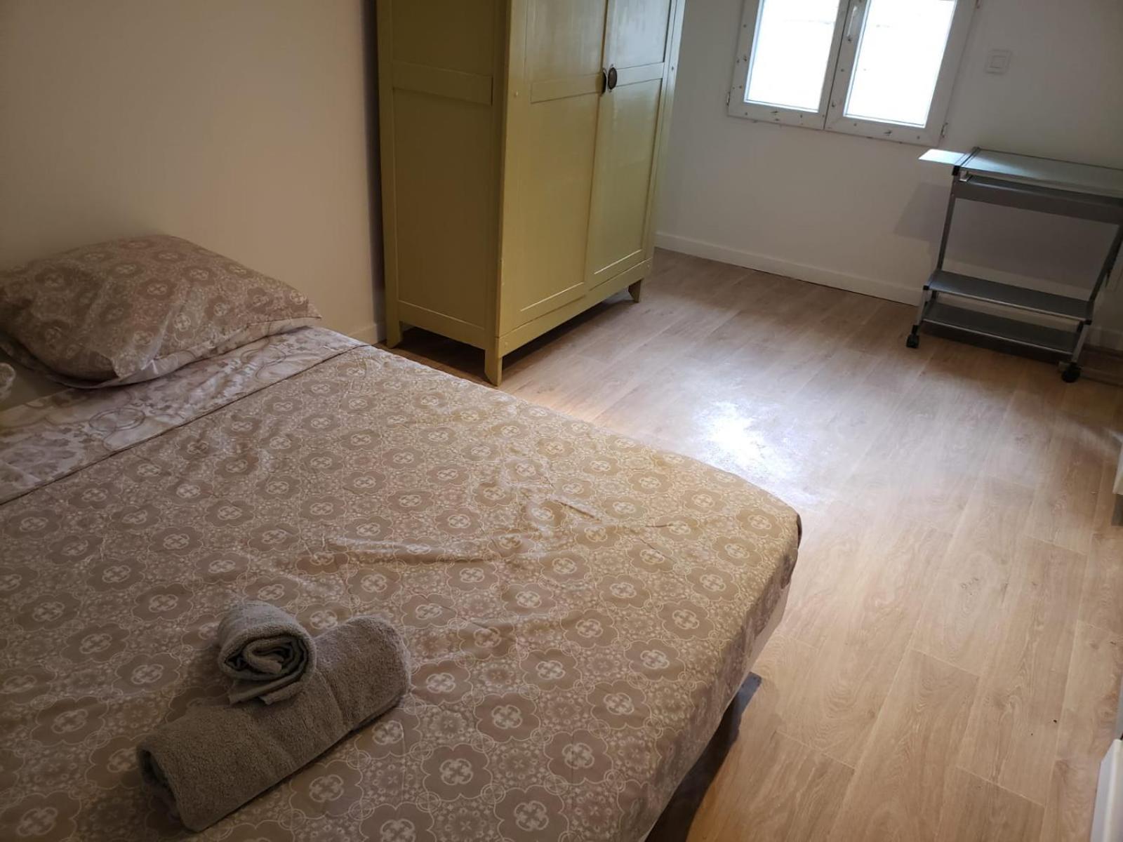 Chambres Meublees Et Spacieuses LʼIsle-Jourdain Kültér fotó