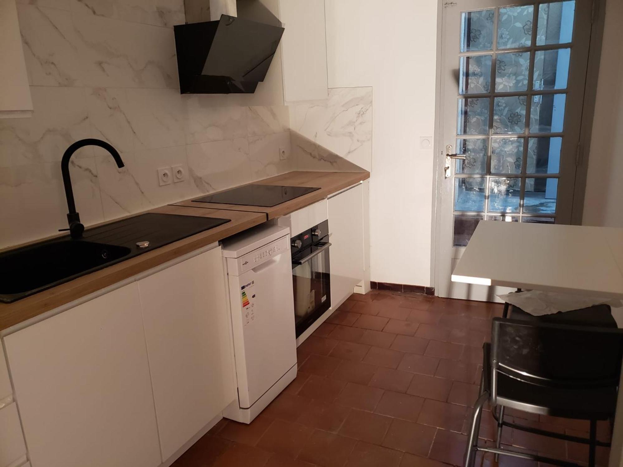 Chambres Meublees Et Spacieuses LʼIsle-Jourdain Kültér fotó